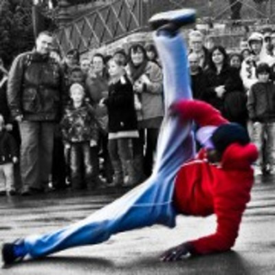 ブレイクダンスの技一覧！難易度・技名・練習方法まとめ【動画/初心者必見】のイメージ