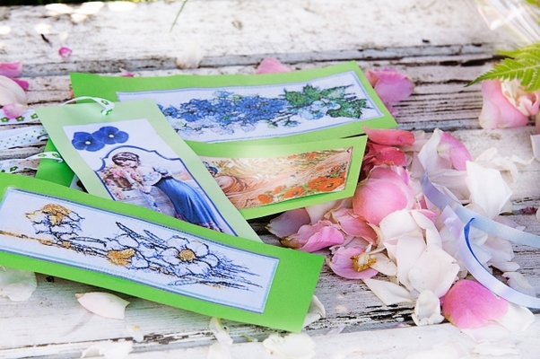 押し花のしおりの作り方は？おしゃれ可愛いデザインアイディアも♡のイメージ